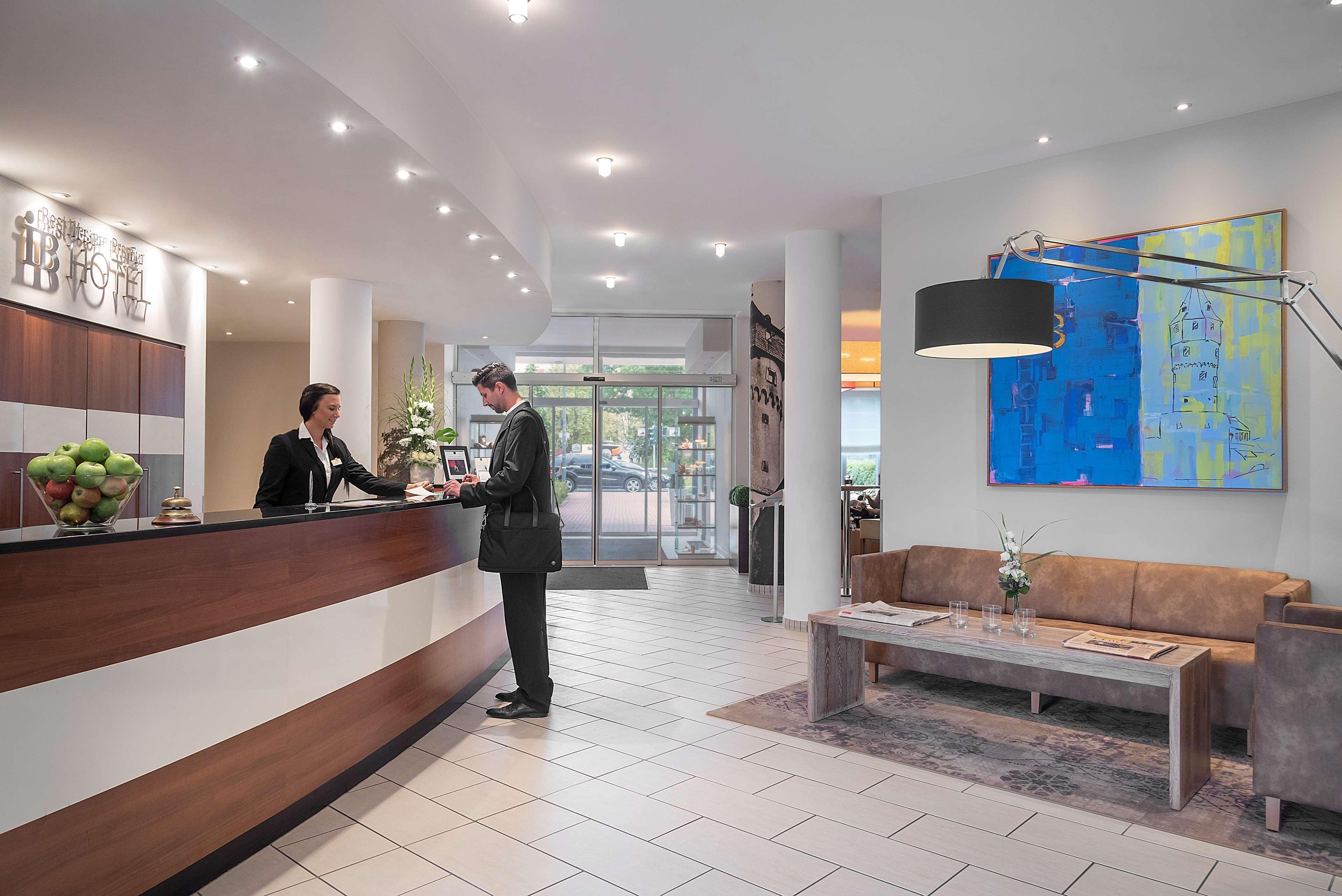 Hotel Western Premier Ib Friedberger Warte 4*